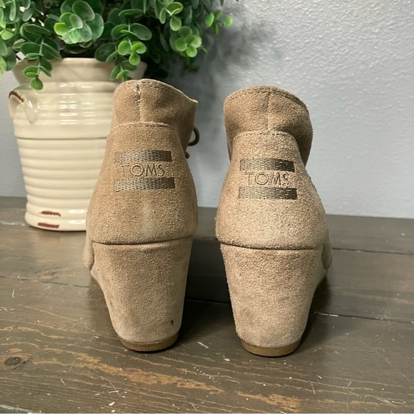 toms wedge booties Ankle Boots Desert Suede Beige Fall Boho Casual 6.5 - Picture 2 of 11